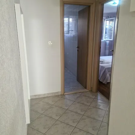 Mikuljan Apartments- Free Parking -5 Min By Walk To