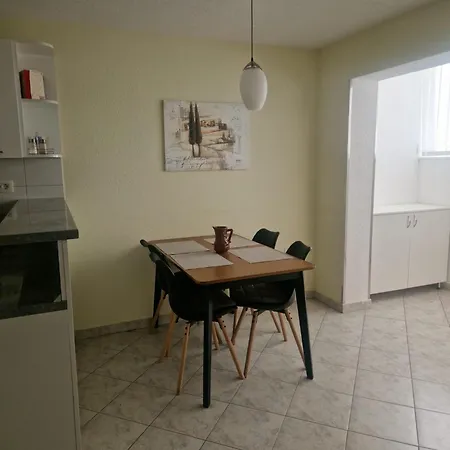 Mikuljan Apartments- Free Parking -5 Min By Walk To Alloggio in famiglia