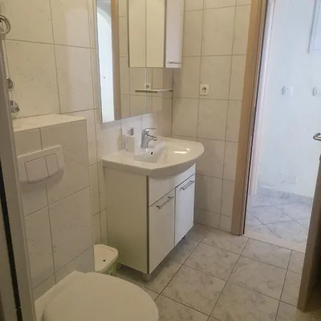 Alloggio in famiglia Mikuljan Apartments- Free Parking -5 Min By Walk To *