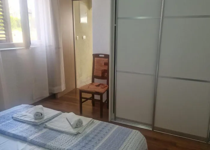 Mikuljan Apartments- Free Parking -5 Min By Walk To *