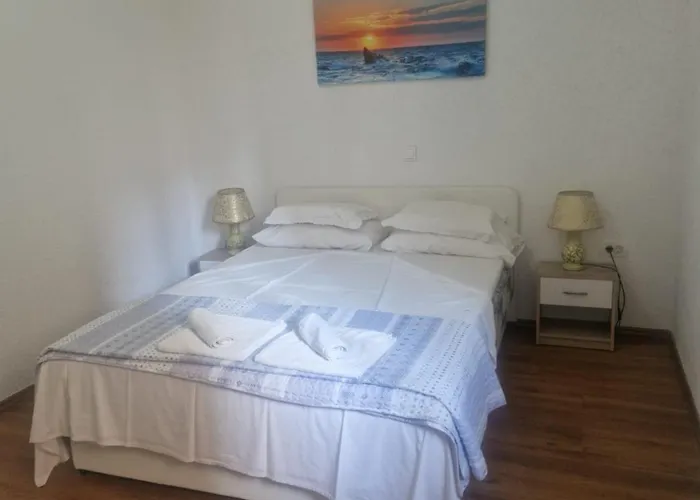 Mikuljan Apartments- Free Parking -5 Min By Walk To Homestay